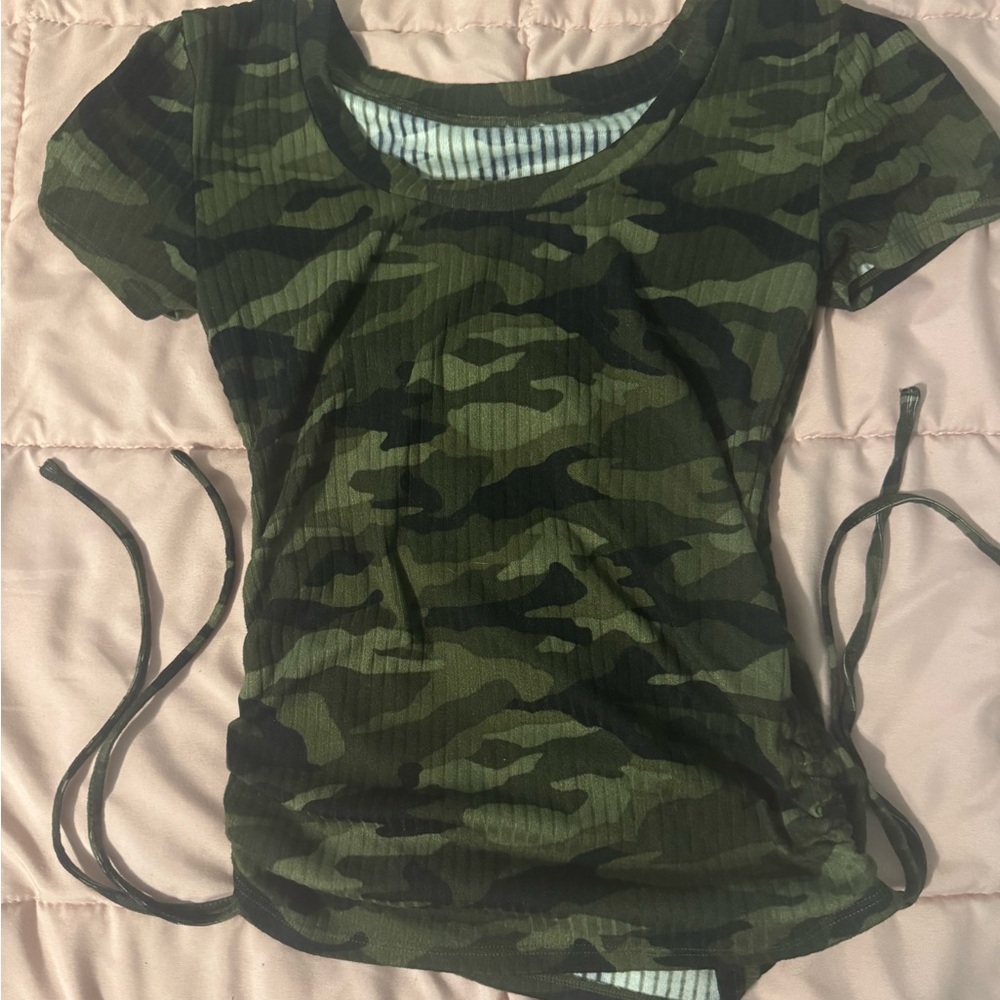 Camo Green Women's Top size small blue cropped